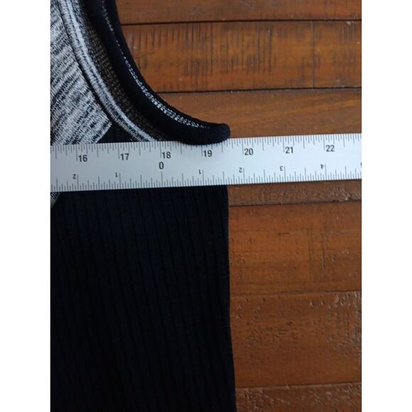 Exclusively Misook‎ Duster Vest Cardigan Womens M Black and Gray Sleeveless - Picture 7 of 9